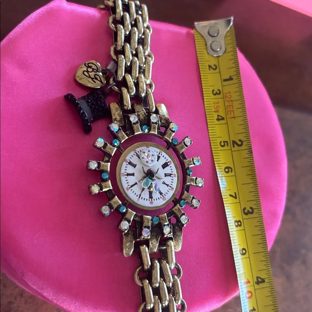 Betsey Johnson TIME FLIES Bracelet!! - Picture 2 of 8